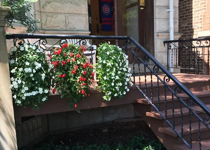 The Wrigleyville Vip-200 Steps From Wrigley Field Apartment Chicago