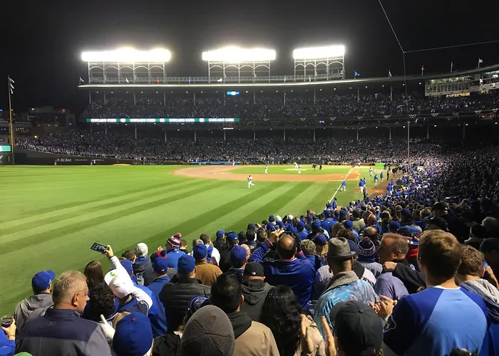 Apartment The Wrigleyville Vip-200 Steps From Wrigley Field Chicago